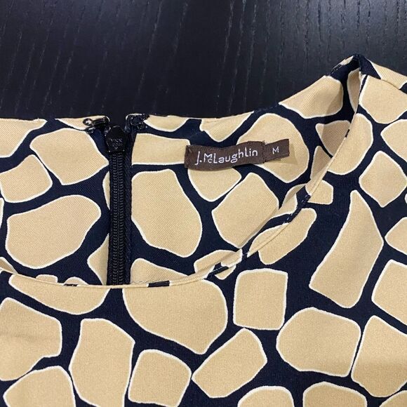 J. McLAUGHLIN Geometric Print Brea Catalina Cloth Faux Wrap Dress Black & Tan - Picture 3 of 4